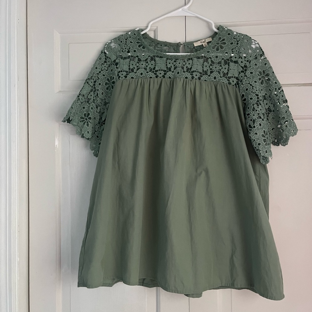 Easel Crochet Detail Green Top Size Small